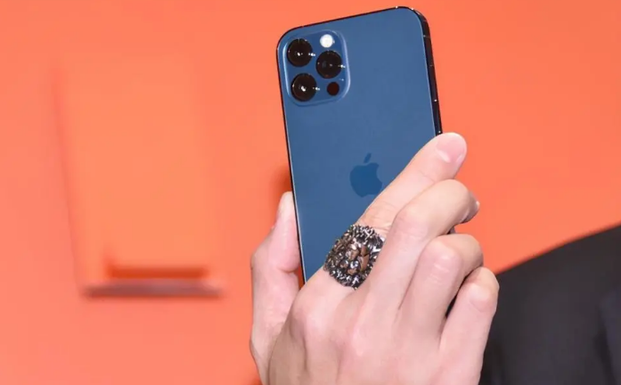 通辽苹果手机维修分享iPhone12系列重启方法教程 