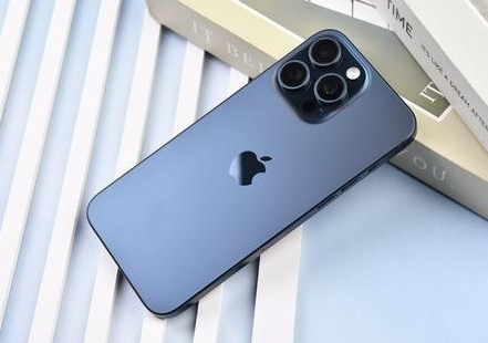 通辽苹果维修点分享iPhone 15 Pro Max屏幕更换全新实操风险 